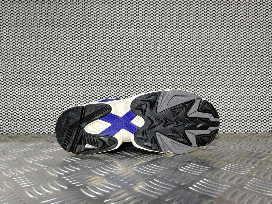кроссовки мужские Adidas Yung 1 Alpine
