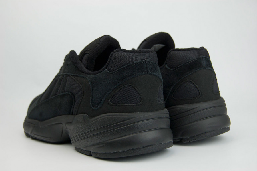 кроссовки мужские Adidas Yung 1 Triple Black