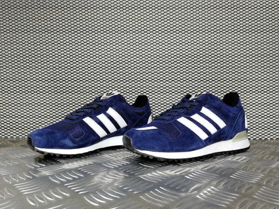 кроссовки мужские Adidas ZX 700 Collegiate Navy / White