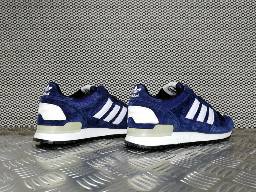 кроссовки мужские Adidas ZX 700 Collegiate Navy / White