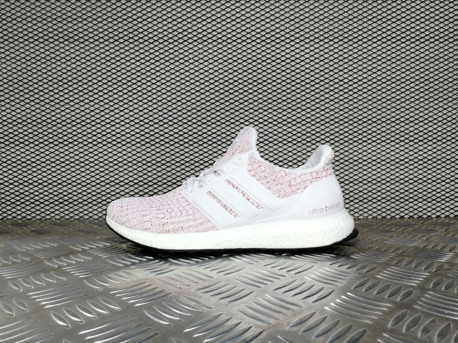 кроссовки женские Adidas Ultraboost 4.0 White / Scarlet
