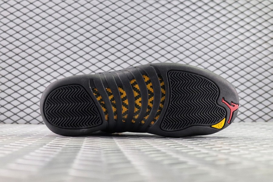 кроссовки мужские Nike Air Jordan 12 Retro «TAXI 2013 Release» White / Black / Varsity Red