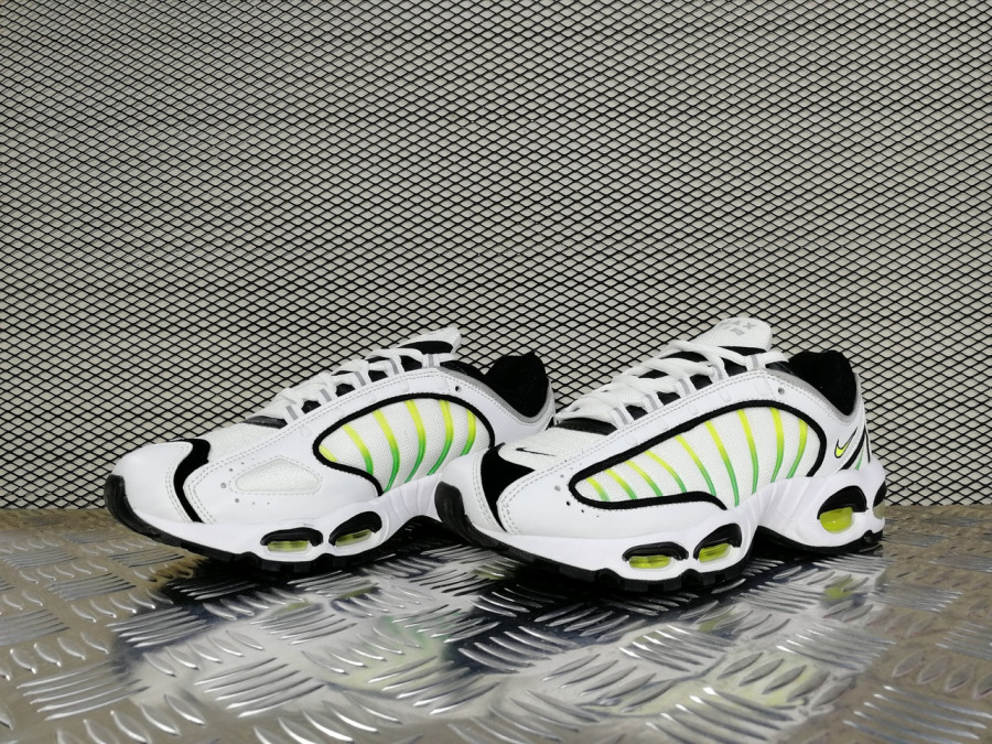 кроссовки мужские Nike Air Max Tailwind IV White / Volt Black