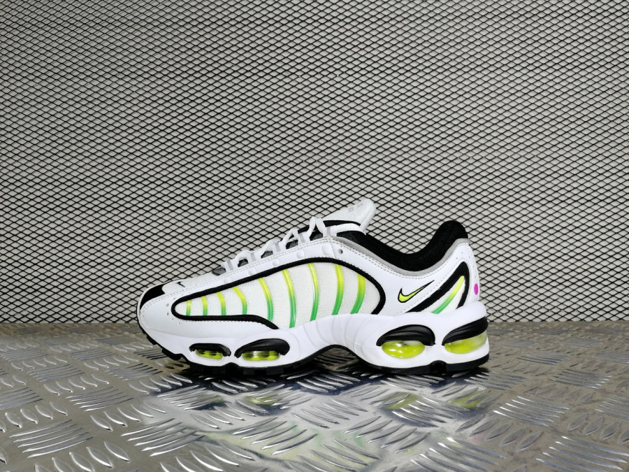 кроссовки мужские Nike Air Max Tailwind IV White / Volt Black