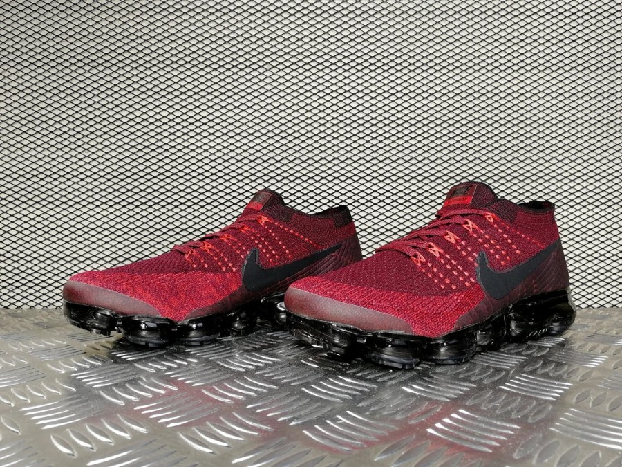 кроссовки мужские Nike Air VaporMax Flyknit Dark Team Red / University Red / Black