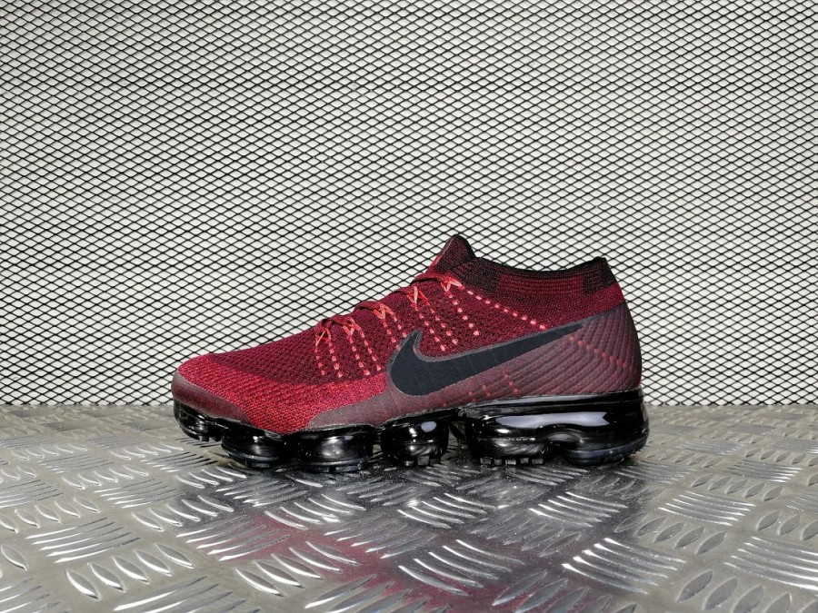 кроссовки мужские Nike Air VaporMax Flyknit Dark Team Red / University Red / Black