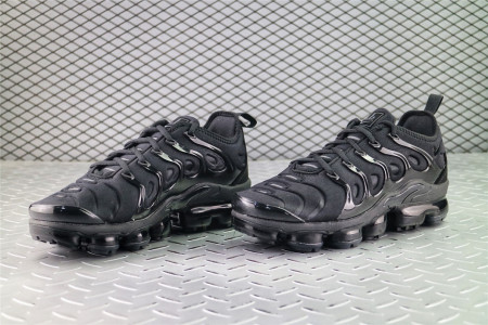 кроссовки мужские Nike Air VaporMax Plus Black / Black-Dark Grey