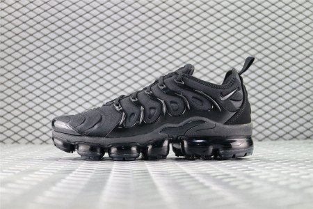 кроссовки мужские Nike Air VaporMax Plus Black / Black-Dark Grey