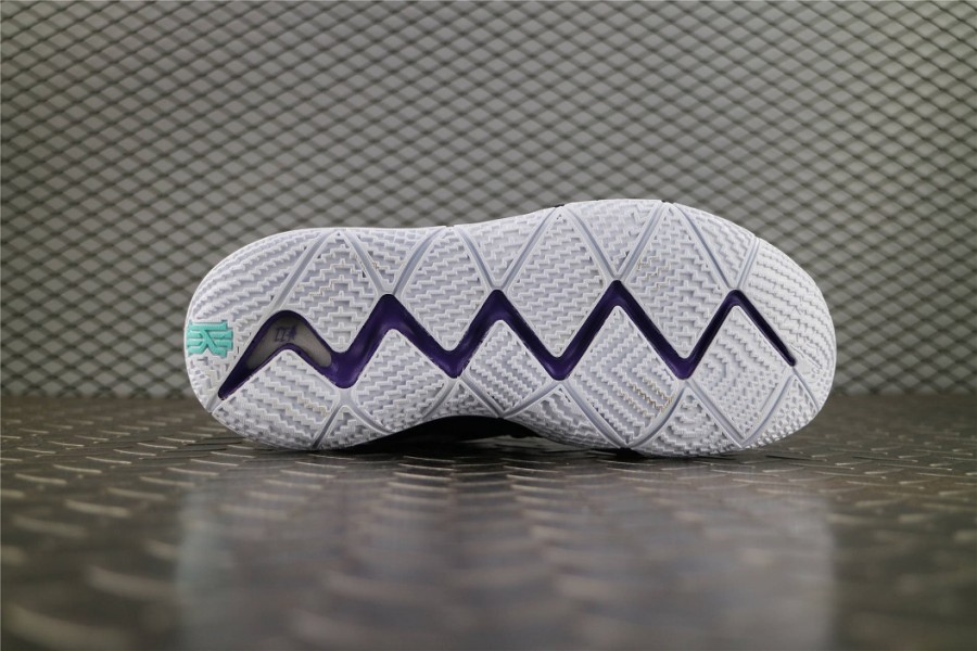 кроссовки мужские Nike Kyrie 4 Black / White