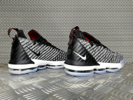 кроссовки мужские Nike Lebron 16 Oreo