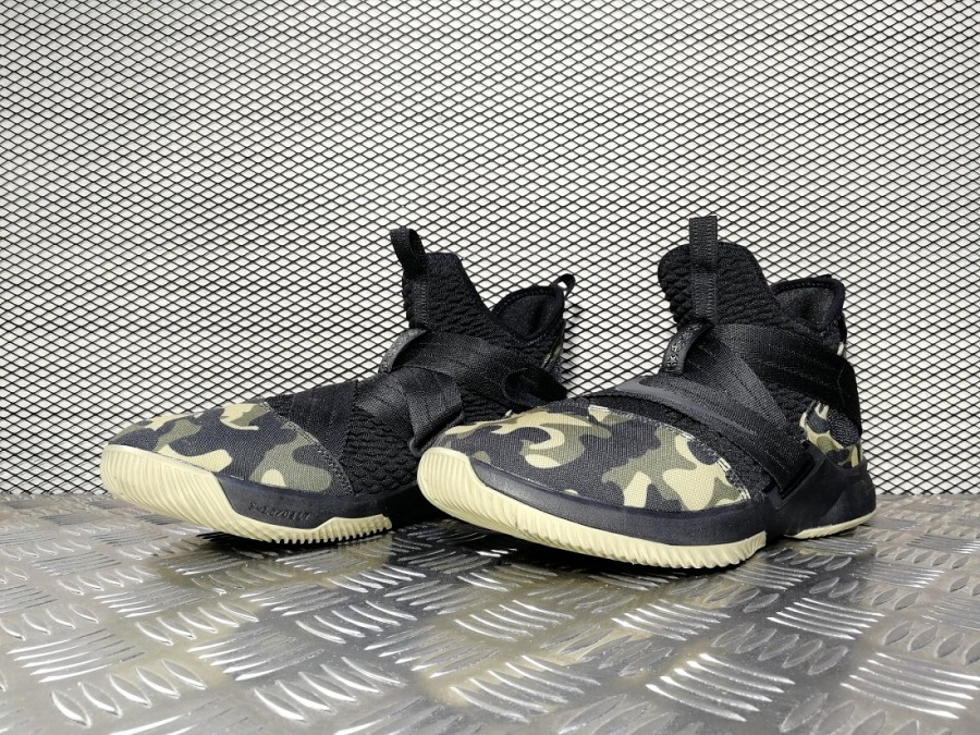 кроссовки мужские Nike Lebron Soldier 12 SFG Camo Black / Hazel Rush / Black