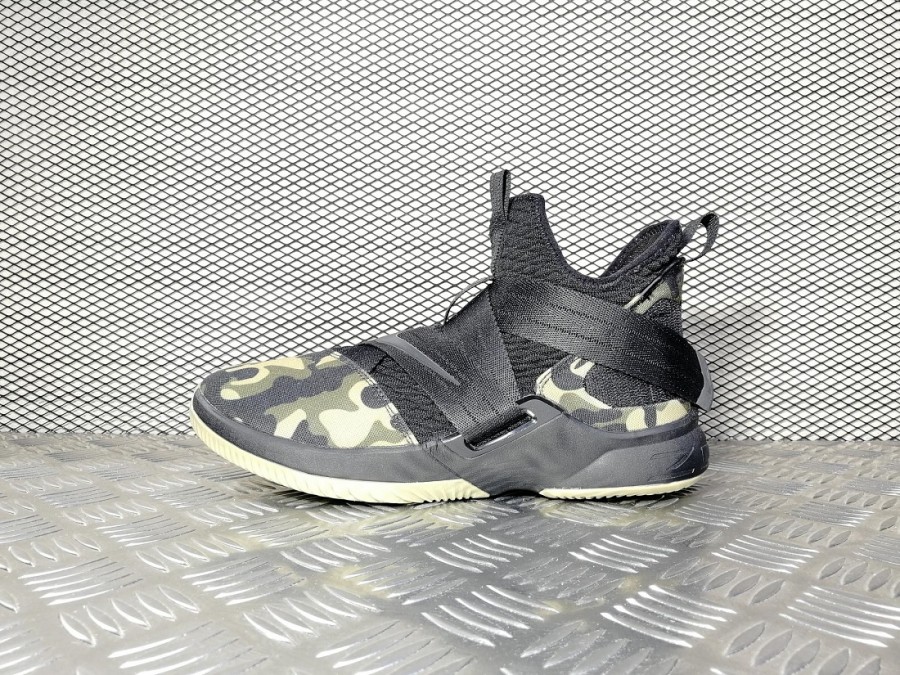 кроссовки мужские Nike Lebron Soldier 12 SFG Camo Black / Hazel Rush / Black