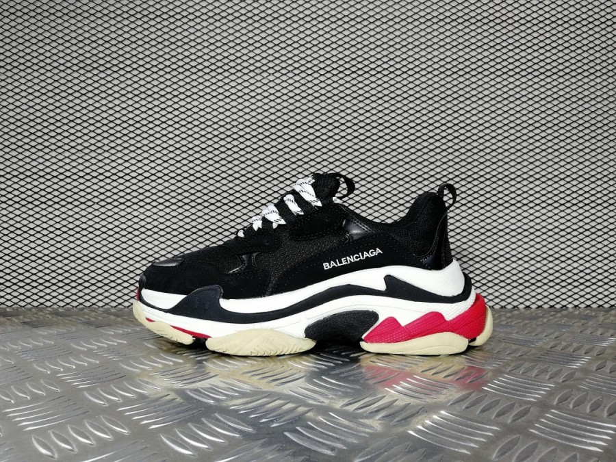 кроссовки женские Balenciaga Triple S WMNS Black / Red / White / Gum Original