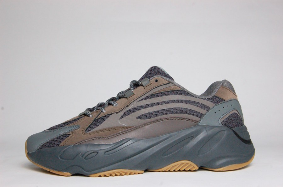 кроссовки Adidas Yeezy Boost 700
