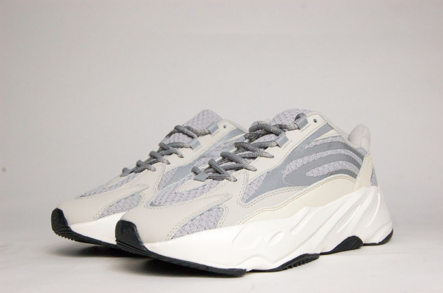 кроссовки Adidas Yeezy Boost 700