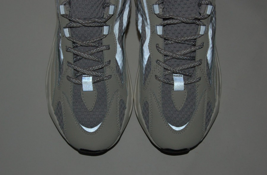 кроссовки Adidas Yeezy Boost 700