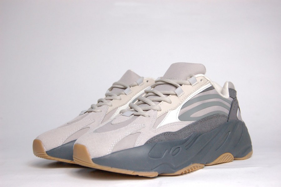 кроссовки Adidas Yeezy Boost 700