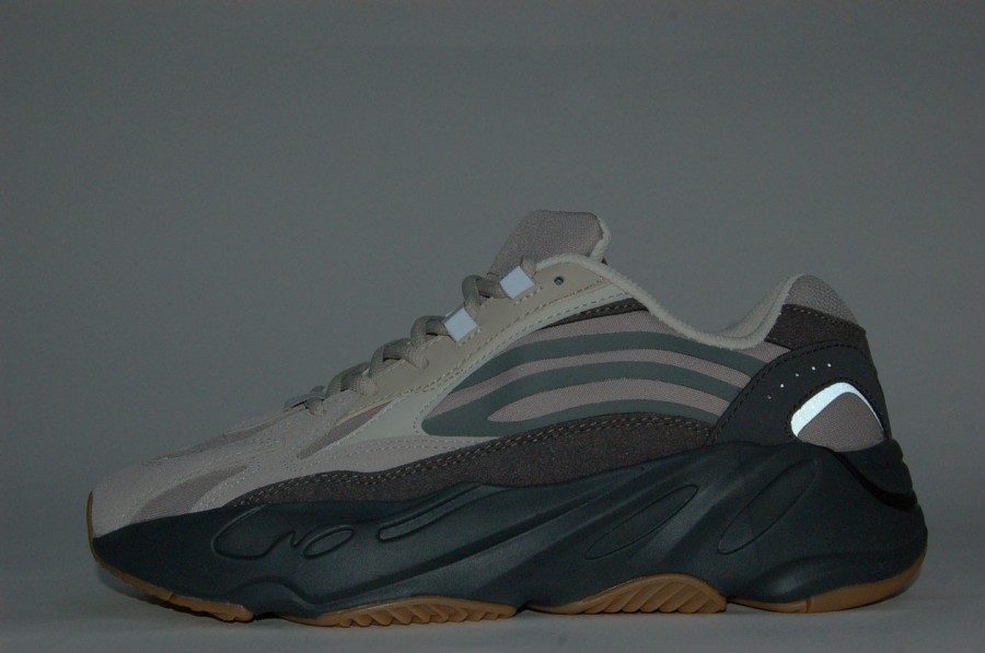 кроссовки Adidas Yeezy Boost 700