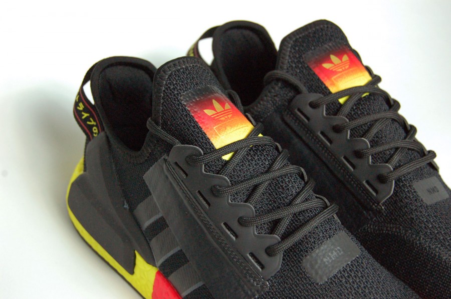 кроссовки Adidas NMD R1 v2