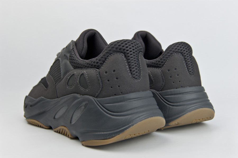кроссовки Adidas Yeezy Boost 700