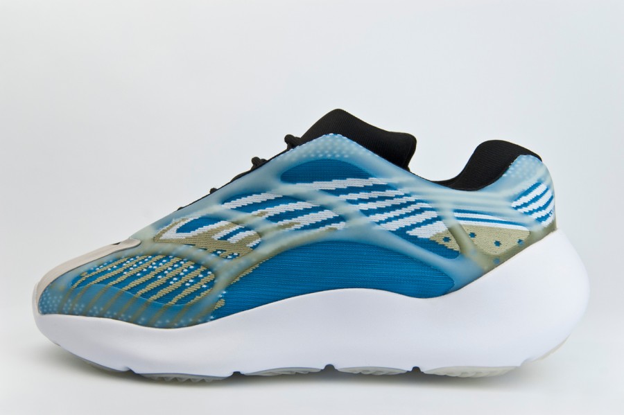 кроссовки Adidas Yeezy 700 v3 Arzareth