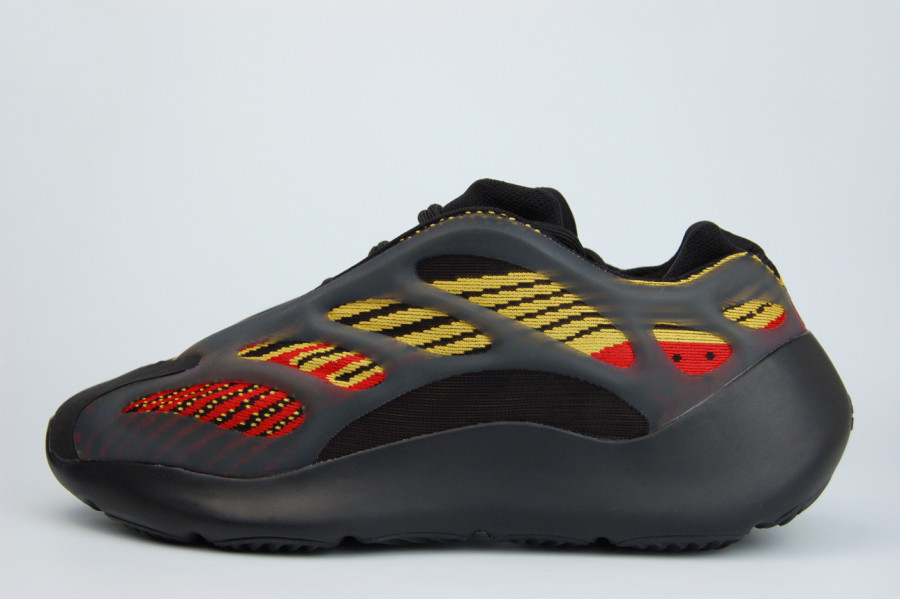 кроссовки Adidas Yeezy 700 v3 Black / Red