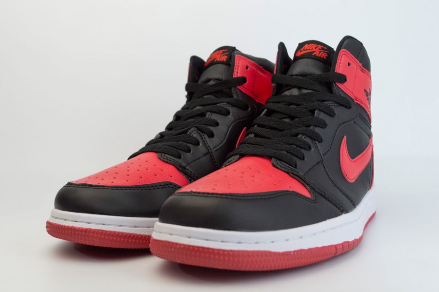 кроссовки Nike Air Jordan 1 Bred