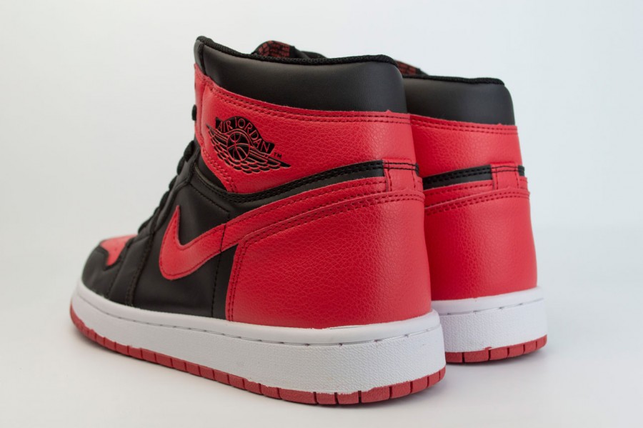 кроссовки Nike Air Jordan 1 Bred