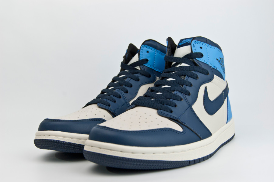 кроссовки Nike Air Jordan 1 Obsidian