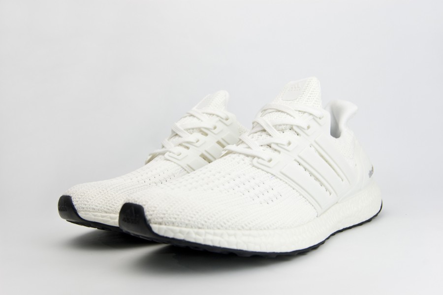 кроссовки Adidas UltraBoost Triple White