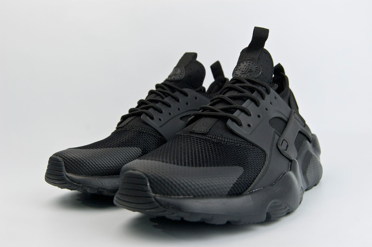 nike huarache ultra triple black