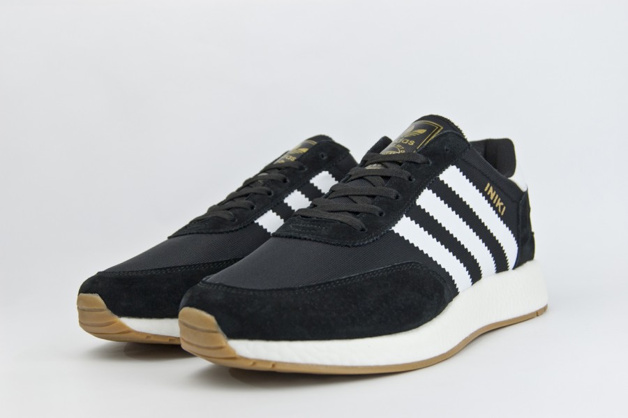 кроссовки Adidas Iniki Runner Black / White