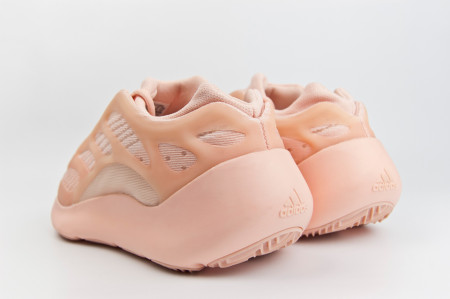 кроссовки Adidas Yeezy 700 v3 Wmns Peach