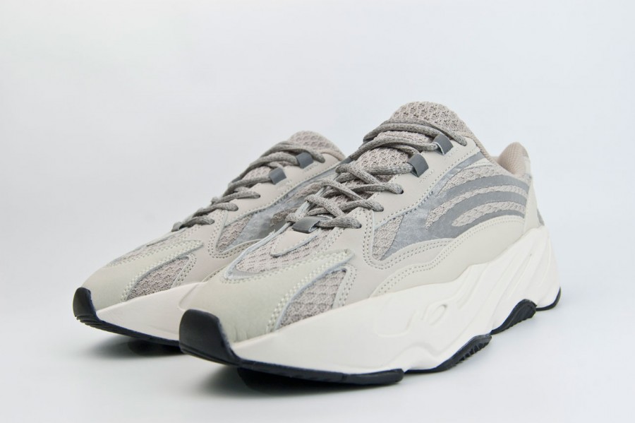 кроссовки Adidas Yeezy Boost 700 v2 Wmns "Static"