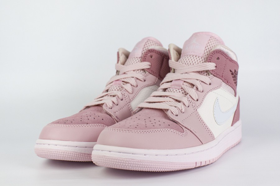 кроссовки Nike Air Jordan 1 Wmns Peach