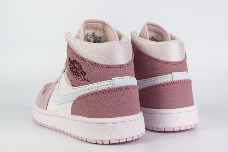 кроссовки Nike Air Jordan 1 Wmns Peach