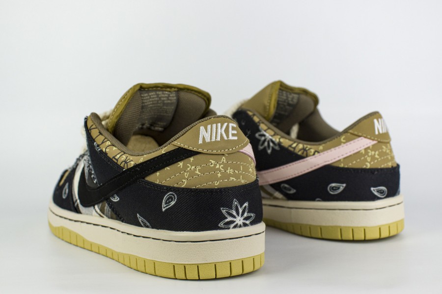 кроссовки Nike Dunk Low SB x Travis Scott