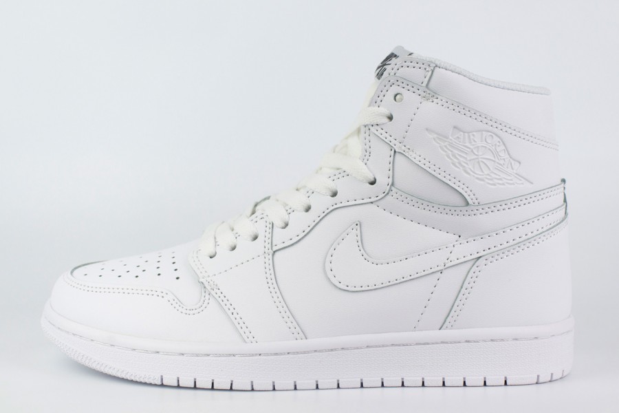 кроссовки Nike Air Jordan 1 Wmns Triple White