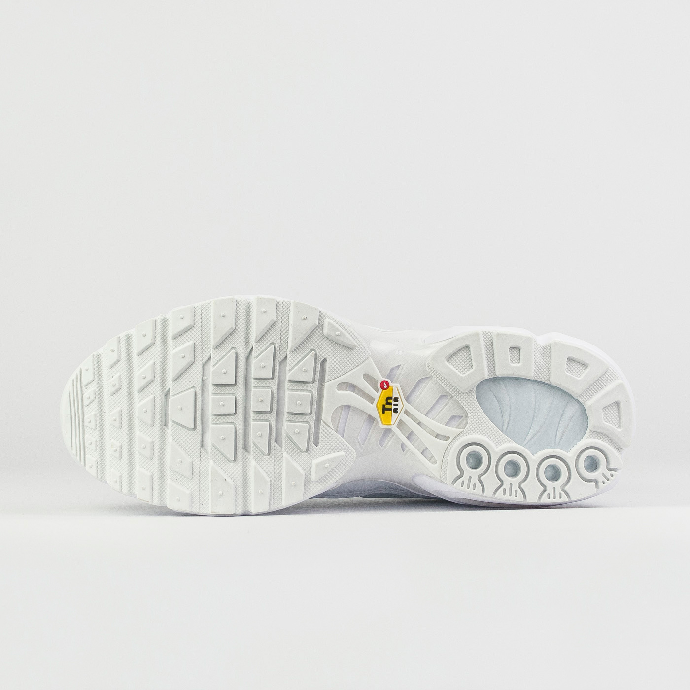 Кроссовки Nike Air Max Plus Tn Triple White