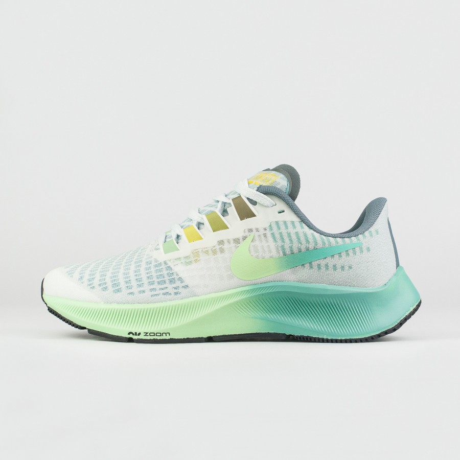 кроссовки Nike Air Zoom Pegasus 37 Wmns Butterfly