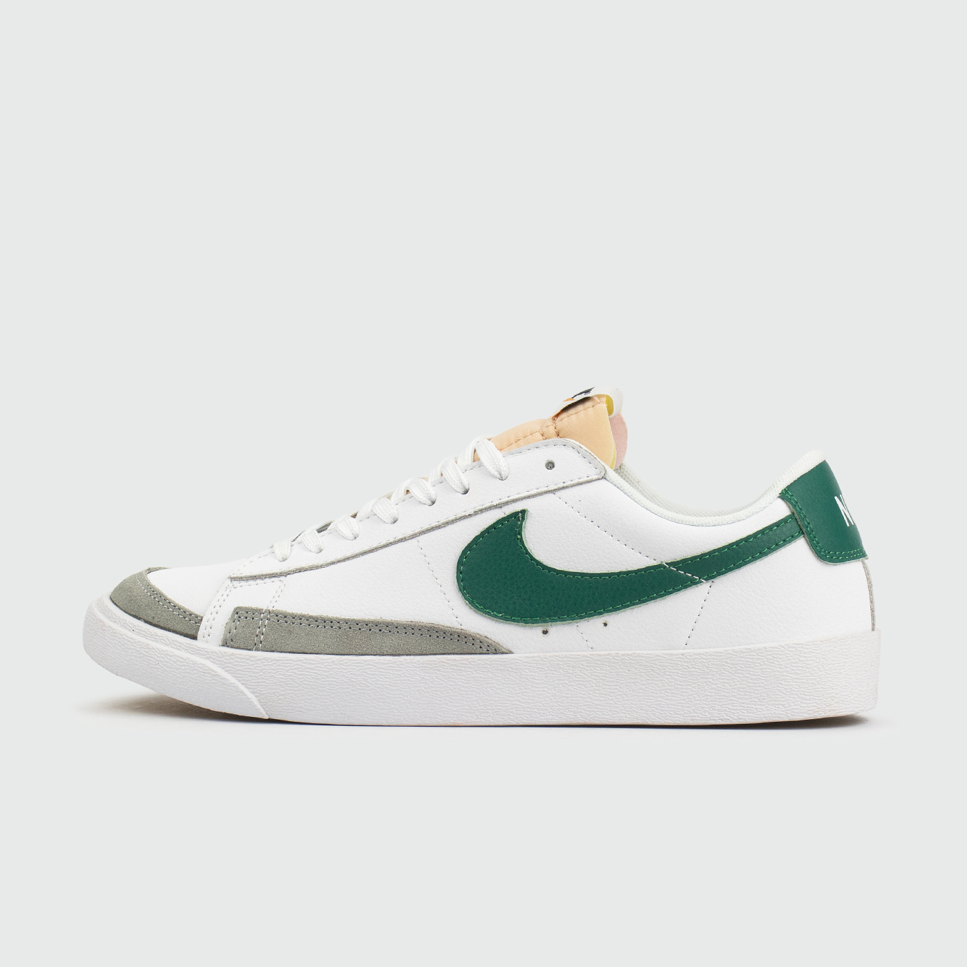 Nike blazer 2025 low vintage green