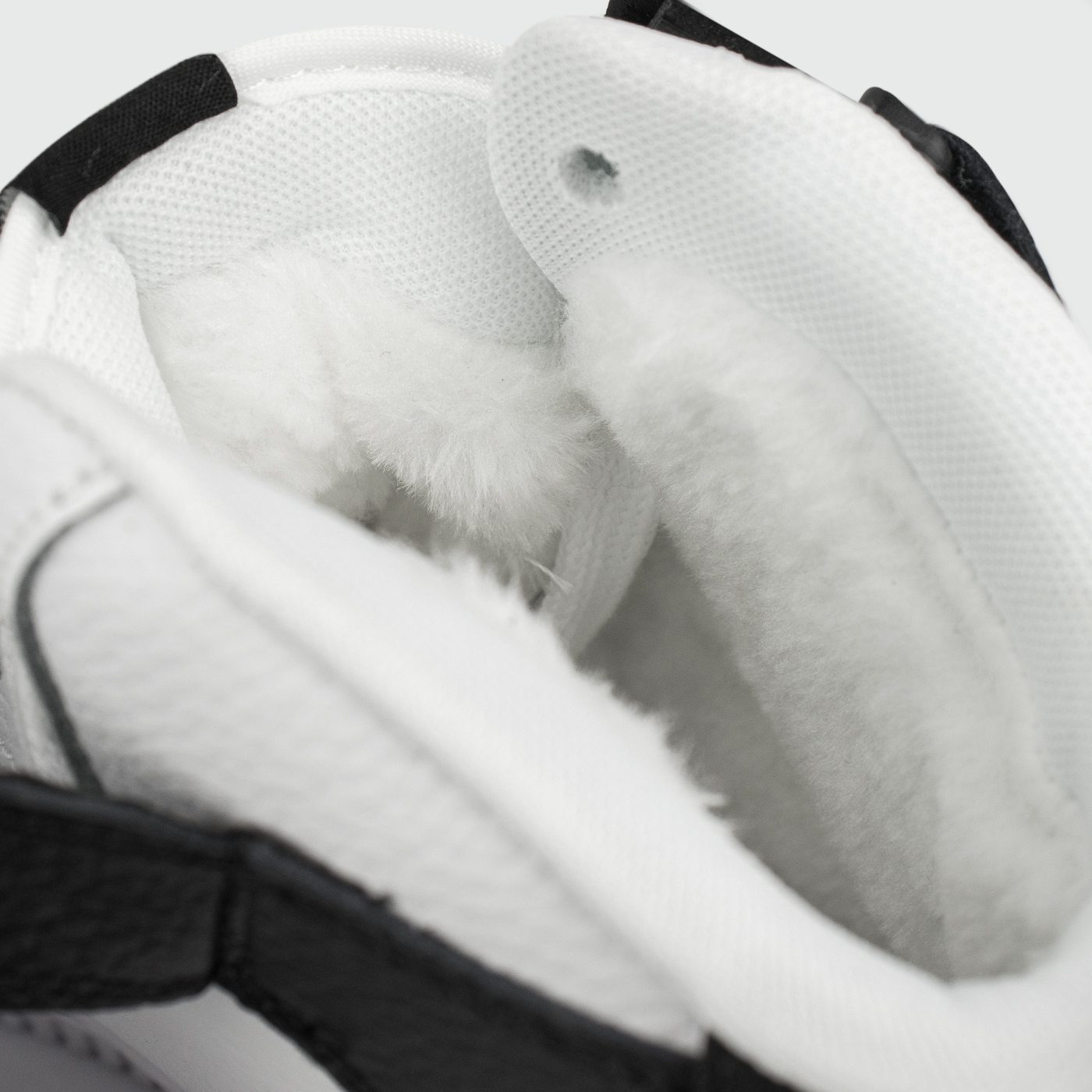 Кроссовки Nike Air Force 1 Mid LV8 Utility White / Black with Fur