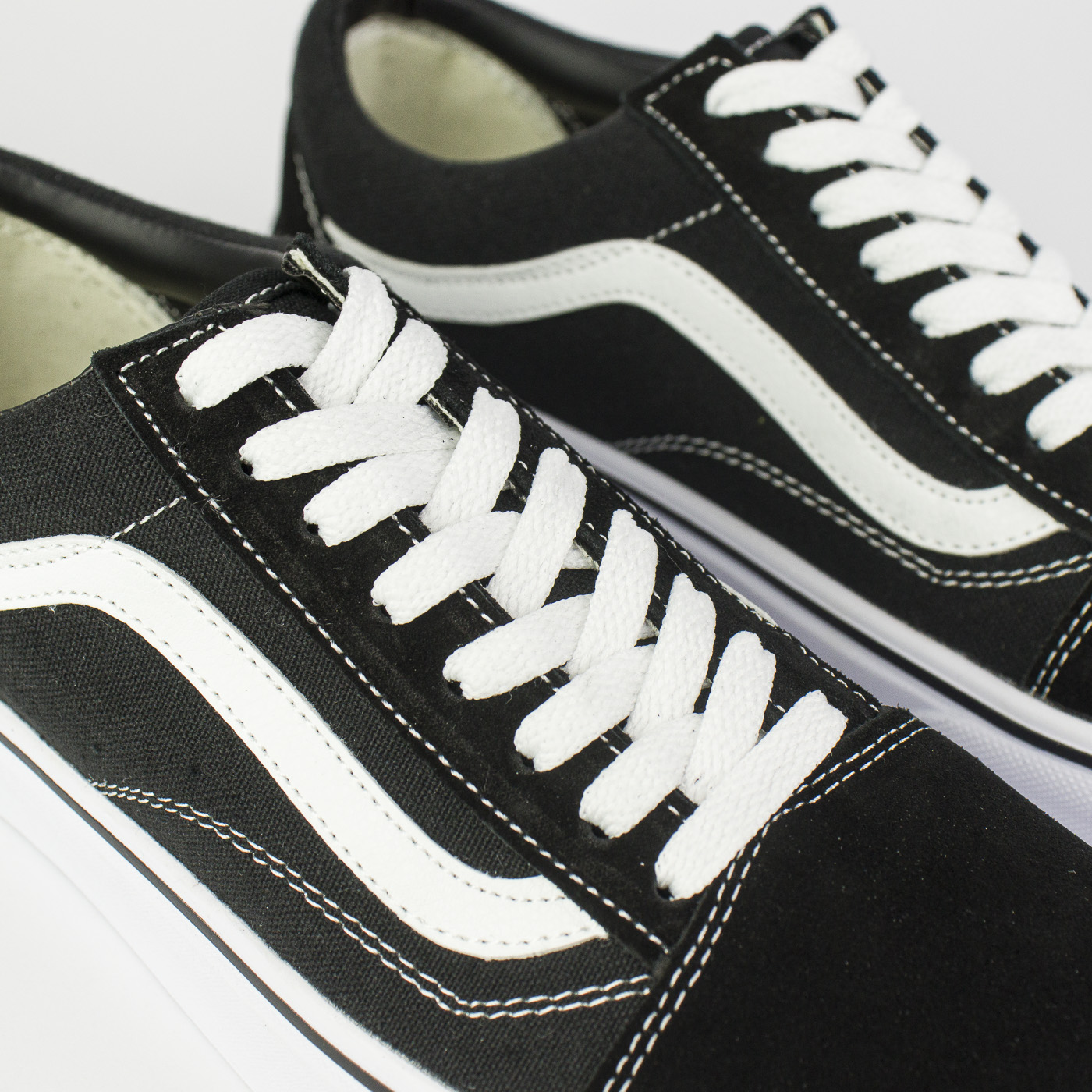 Кеды Vans Old Skool Wmns Black / White Кеды Vans Old Skool Wmns Black / White