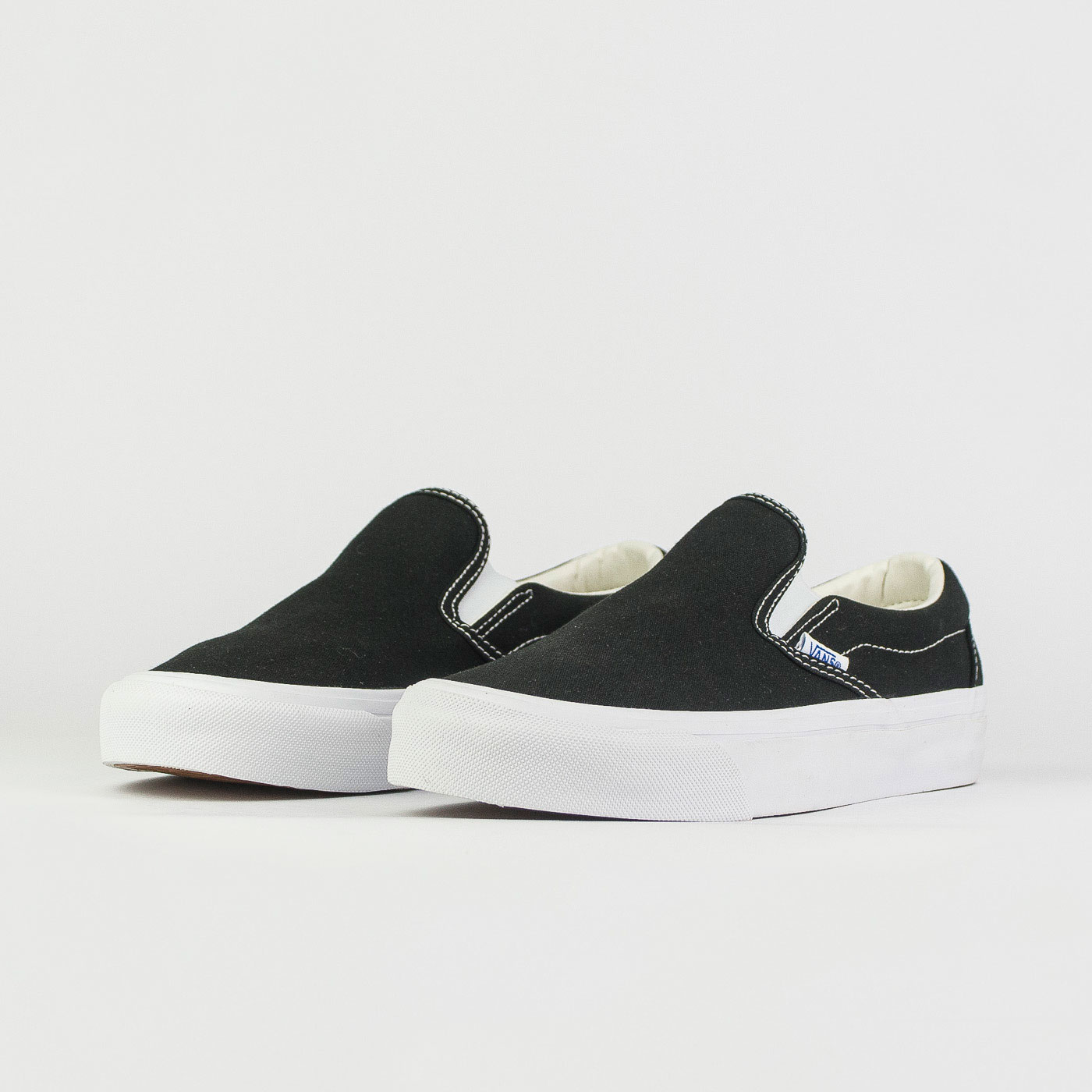 Кеды Vans Slip-On Wmns Black / White