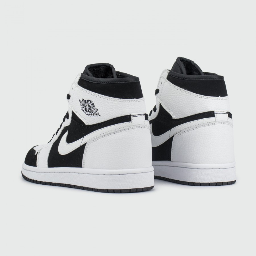 кроссовки Nike Air Jordan 1 Wmns White / Black with Fur