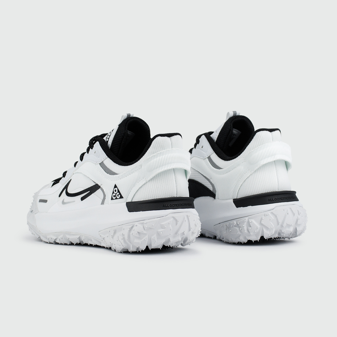 Nike flyby outlet low 2 white