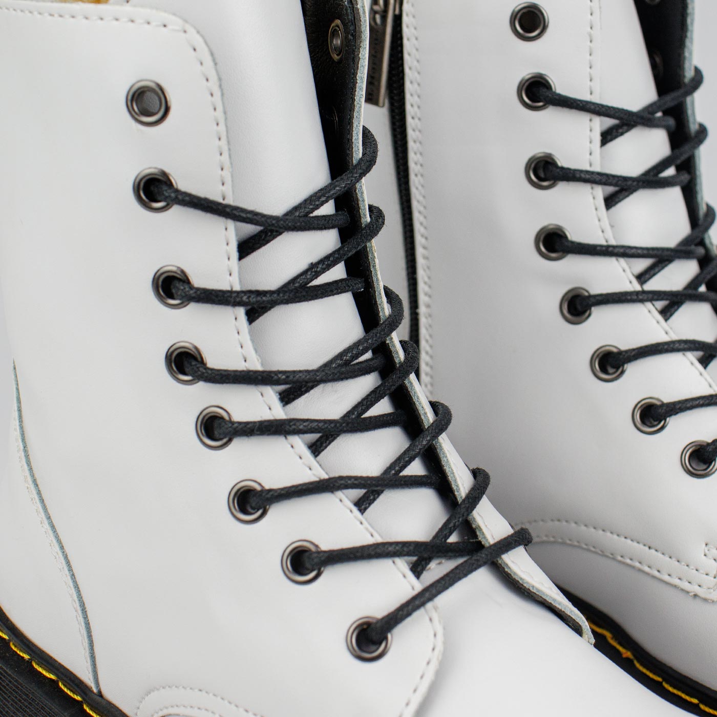 Ботинки Dr. Martens 1460 White Black Leather with Fur