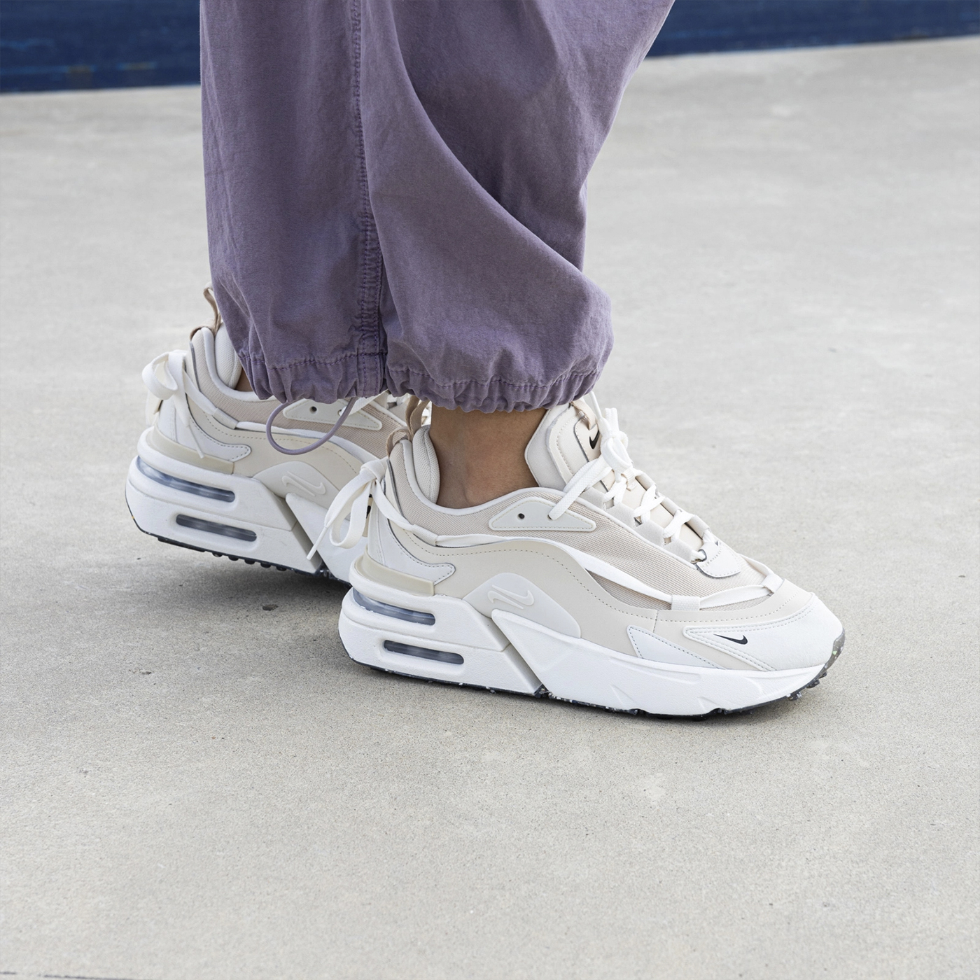 Кроссовки Nike Air Max Furyosa Beige / White Wmns Кроссовки Nike Air Max Furyosa Beige / White Wmns