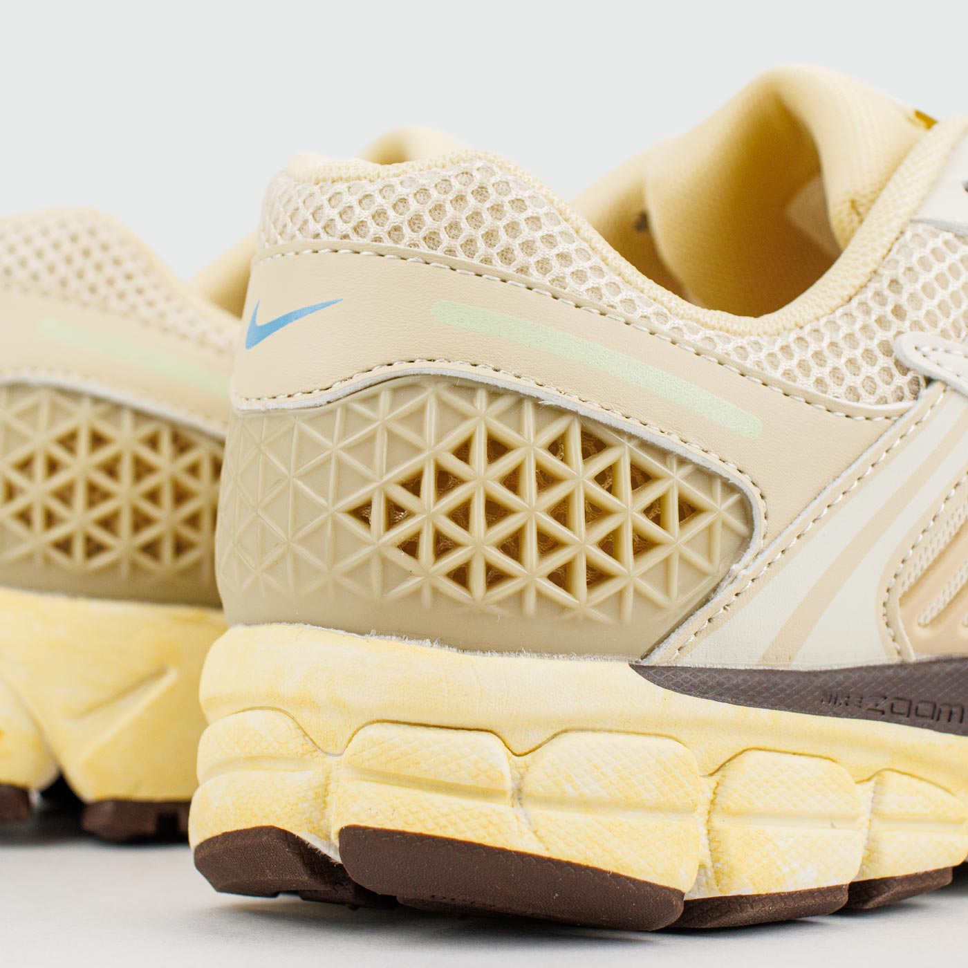 Кроссовки Nike Zoom Vomero 5 Cream Wmns Кроссовки Nike Zoom Vomero 5 Cream Wmns
