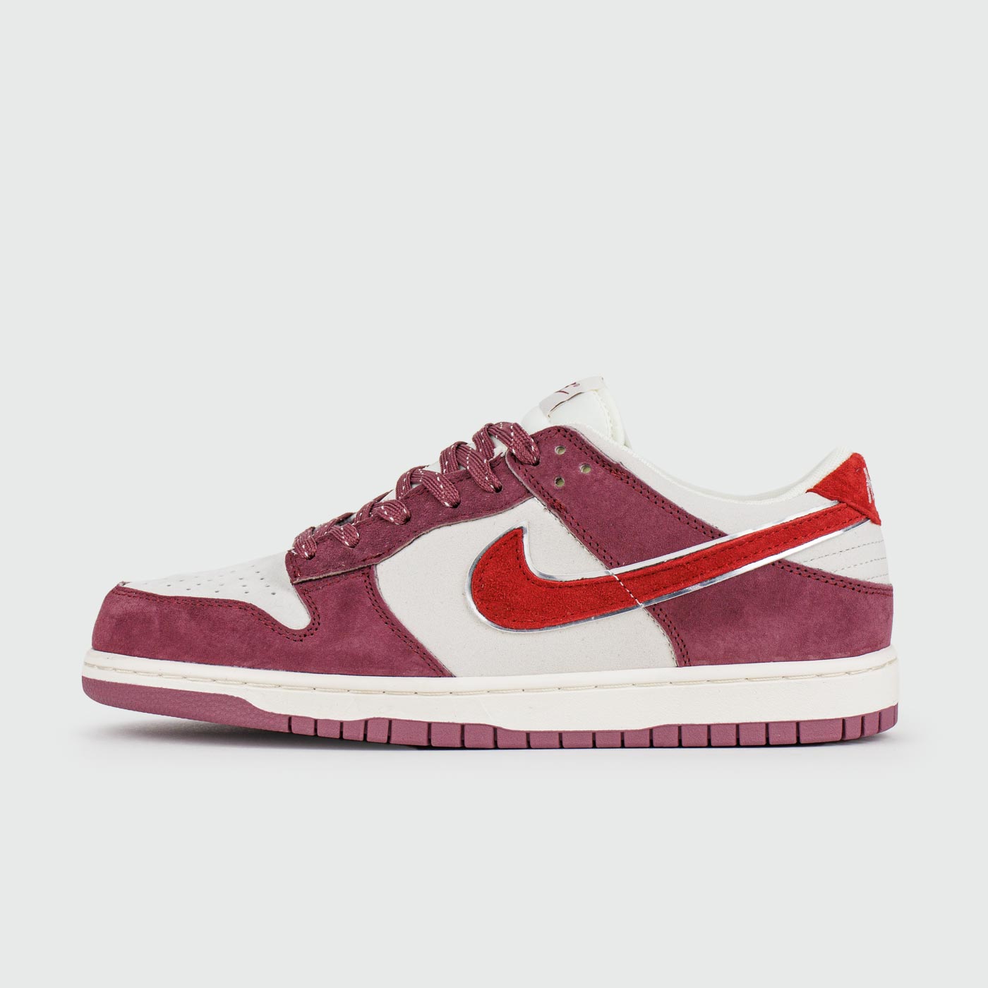 Кроссовки Nike SB Dunk Low Red White